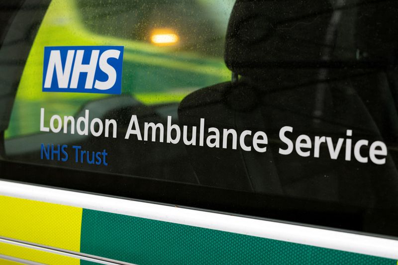 &copy; Reuters. Une ambulance du service national de santé (NHS) en Angleterre. /Photo prise le 18 février 2023/REUTERS/May James