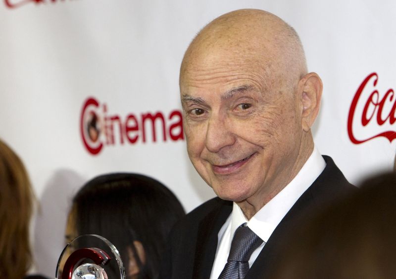 &copy; Reuters. FILE PHOTO: Actor Alan Arkin poses during the CinemaCon Big Screen Achievement Awards at Caesars Palace in Las Vegas, Nevada April 23, 2015. Alan Arkin was honored with the CinemaCon Lifetime Achievement Award. CinemaCon is the official convention of the 