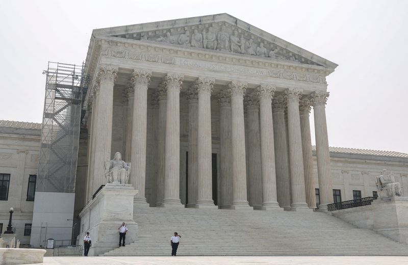 &copy; Reuters. FILE PHOTO: The U.S. Supreme Court is seen  in Washington, U.S., June 29, 2023. REUTERS/Evelyn Hockstein/File Photo