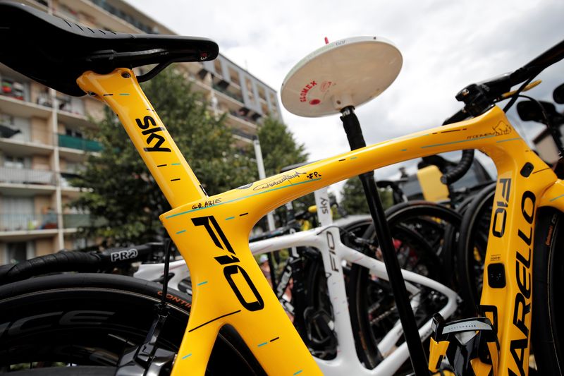 &copy; Reuters. ARCHIVO. Modelo de bicicleta Pinarello Dogma F10 del ciclista del Team Sky Chris Froome. REUTERS/Benoit Tessier