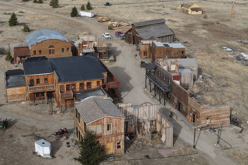 &copy; Reuters. FILE PHOTO: Buildings used on the set of the movie "Rust" are seen after filming resumed following the 2021 shooting death in New Mexico of cinematographer Halyna Hutchins, in Livingston, Montana, U.S. April 22, 2023.  REUTERS/Drone Base//File Photo