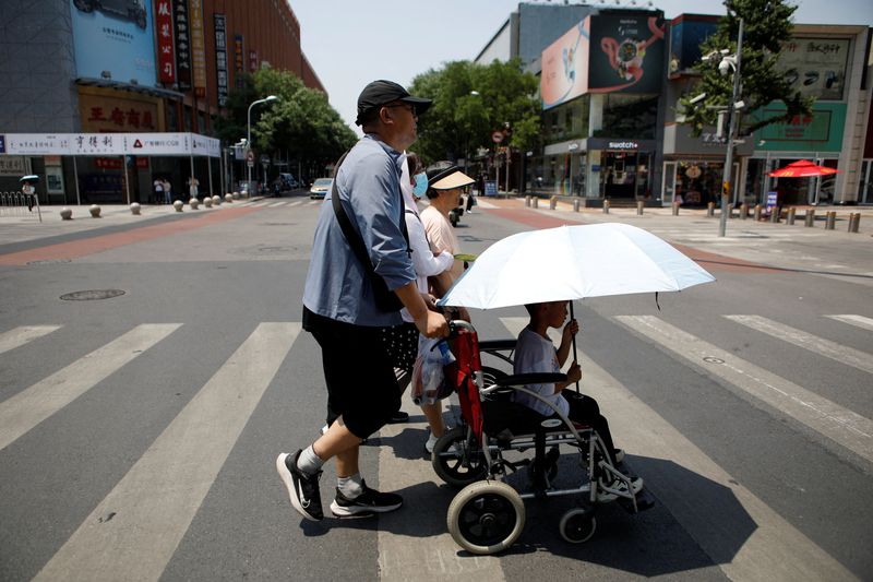 &copy; Reuters. 　７月３日、中国国営メディアは、北部の内モンゴル自治区で２日に集中豪雨による鉄砲水が発生し、１人が死亡、２人が行方不明になったと報じた。写真は６月に中国・北京で撮影（２０