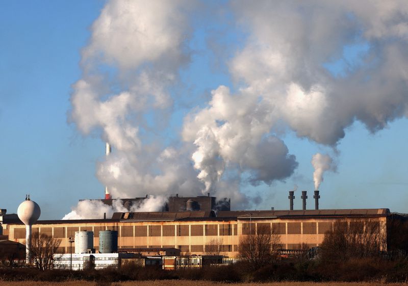 &copy; Reuters. FILE PHOTO: Smoke rises from chimneys at a factory in the port of Dunkirk, France  January 19, 2023. REUTERS/Yves Herman/