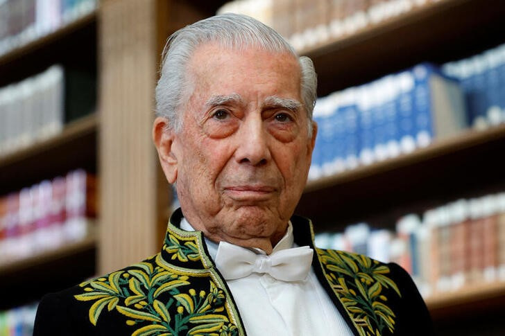 &copy; Reuters. Escritor peruano Mario Vargas Llosa
 9/2/2023    REUTERS/Sarah Meyssonnier