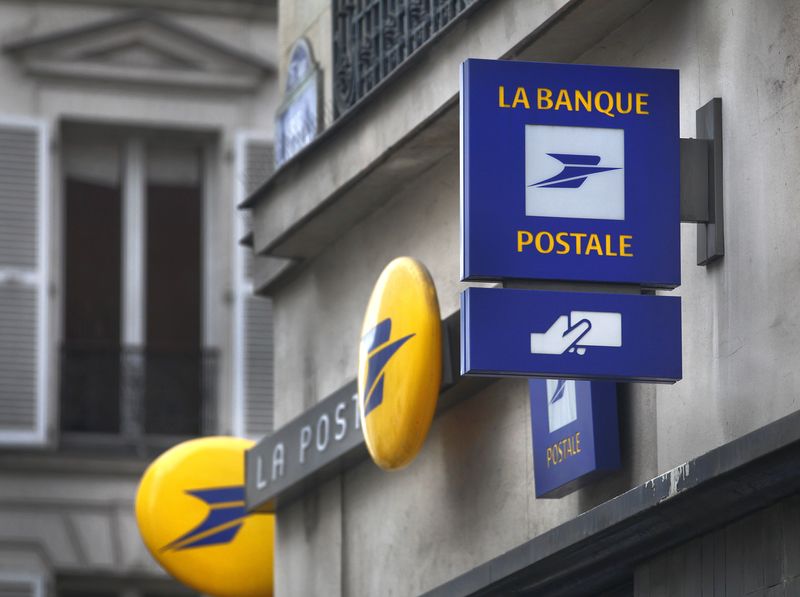 &copy; Reuters. Un bureau de la banque Postale, à Paris. /Photo prise le 1er mars 2016/REUTERS/Mal Langsdon