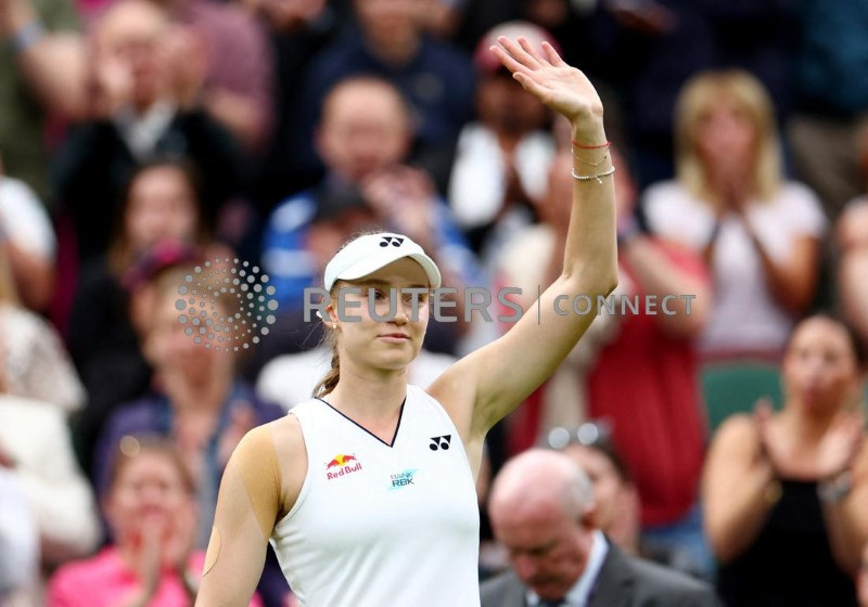 &copy; Reuters. 　テニスのウィンブルドン選手権は４日、ロンドン郊外のオールイングランド・クラブで女子シングルス１回戦を行い、ディフェンディングチャンピオンで第３シードのエレーナ・ルバキナ