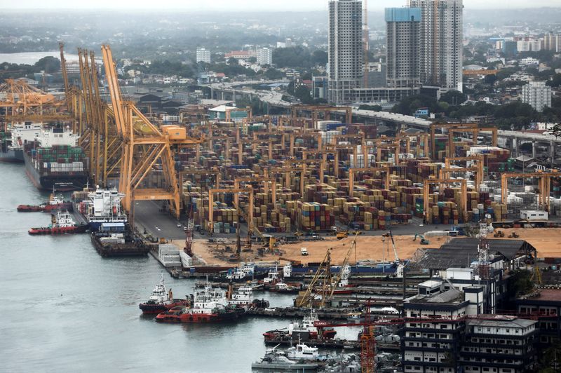 &copy; Reuters. A general view of the main port in Colombo, Sri Lanka June 29, 2023. REUTERS/Dinuka Liyanawatte/File Photo