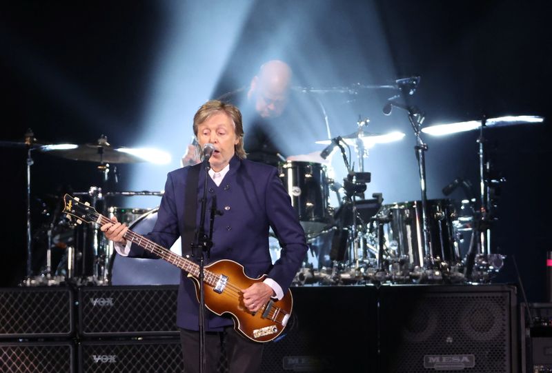 &copy; Reuters. FILE PHOTO: Musician Paul McCartney performs during his Got Back tour at SoFi Stadium in Inglewood, California, U.S., May 13, 2022. REUTERS/Mario Anzuoni