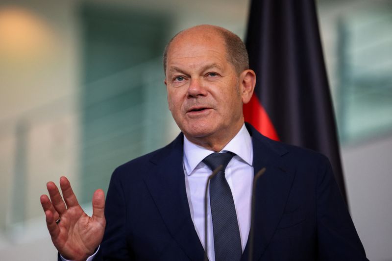 &copy; Reuters. German Chancellor Olaf Scholz speaks during a press conference with Romanian Prime Minister Marcel Ciolacu at the Chancellery in Berlin, Germany July 4, 2023. REUTERS/Lisi Niesner