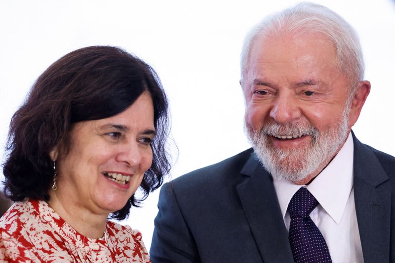 &copy; Reuters. Presidente Lula e ministra Nísia Trindade em Brasília
20/03/2023
REUTERS/Adriano Machado