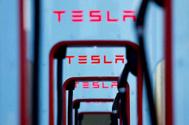 US agency seeks updated responses from Tesla in Autopilot probe