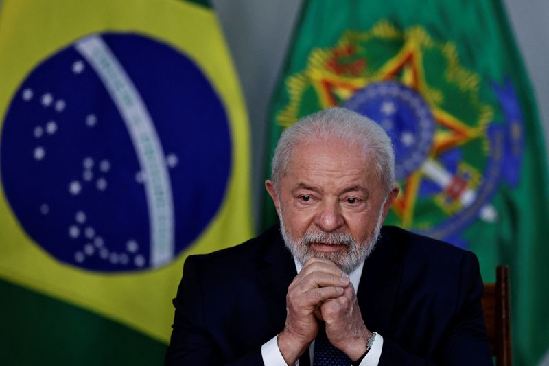 &copy; Reuters. FILE PHOTO: Brazil's President Luiz Inacio Lula da Silva gestures during a meeting with auto industry leaders to announce measures to boost car purchases by low-income Brazilians, at the Planalto Palace in Brasilia, Brazil, May 25, 2023. REUTERS/Ueslei Ma