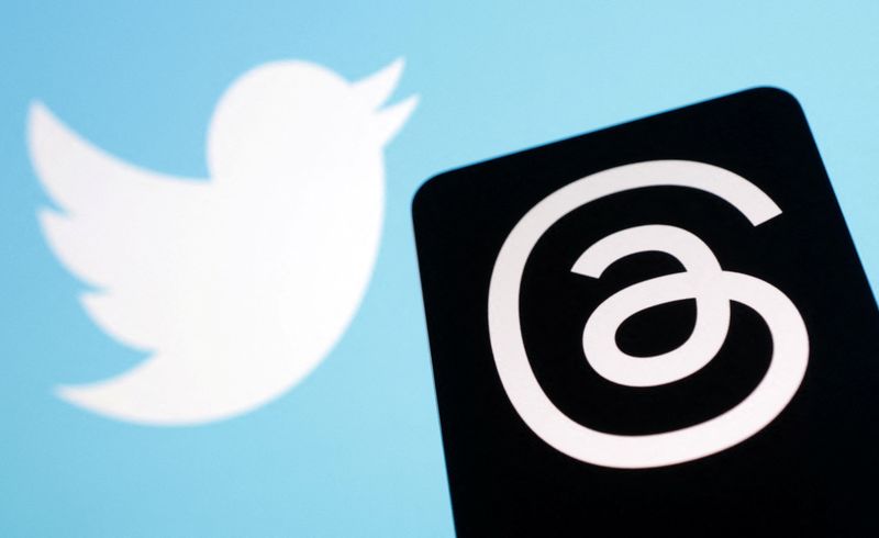 &copy; Reuters. L'app Threads di Meta e il logo di Twitter sono visibili in questa illustrazione del 4 luglio 2023. REUTERS/Dado Ruvic/Illustration/File Photo