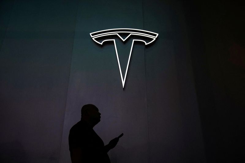 &copy; Reuters. Tesla sign is seen at the World Artificial Intelligence Conference (WAIC) in Shanghai, China July 6, 2023. REUTERS/Aly Song/File Photo