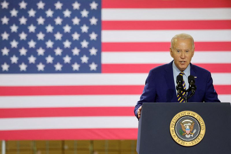&copy; Reuters. FILE PHOTO: U.S. President Joe Biden, delivers remarks on the U.S. economy and his administration's effort to revive American manufacturing, during his visit in Flex LTD, in West Columbia, South Carolina, U.S. July 6, 2023. REUTERS/Jonathan Ernst/File Pho