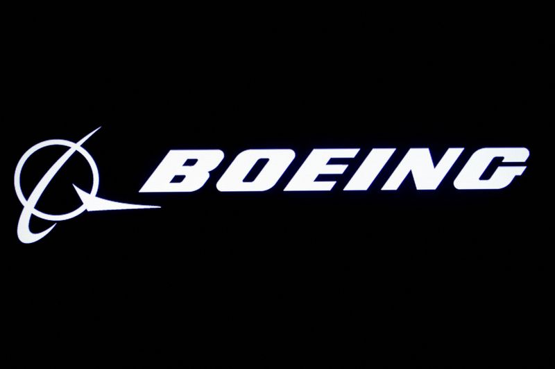 © Reuters. FILE PHOTO: The Boeing logo is displayed on a screen, at the New York Stock Exchange (NYSE) in New York, U.S., August 7, 2019. REUTERS/Brendan McDermid/File Photo