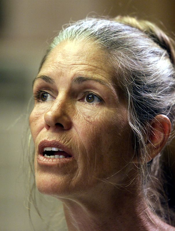 &copy; Reuters. FILE PHOTO: Leslie Van Houten listens during her parole hearing in Corona, California, June 28, 2002. A California state parole board said Van Houten, 52, who has spent 30 years in prison for one of the most shocking killing sprees in U.S. history, should