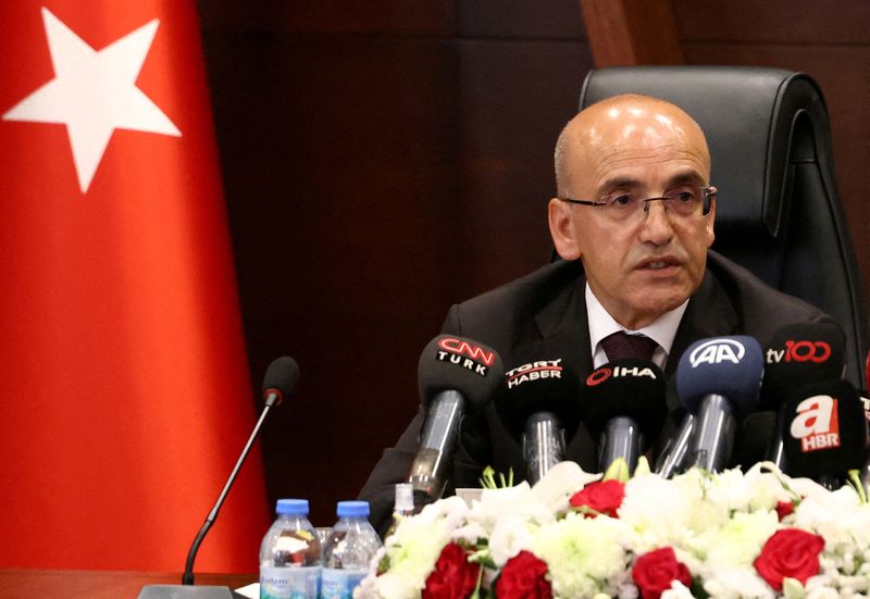 &copy; Reuters. FILE PHOTO: Turkey's newly appointed Finance Minister Mehmet Simsek attends an handover ceremony in Ankara, Turkey, June 4, 2023. REUTERS/Cagla Gurdogan//File Photo