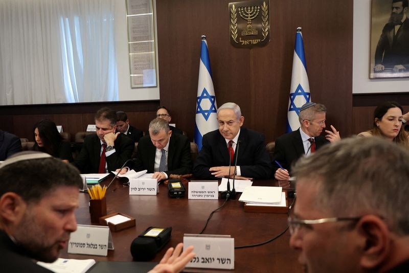 &copy; Reuters. Israel's Prime Minister Benjamin Netanyahu attends the weekly cabinet meeting in his office in Jerusalem on July 9, 2023. GIL COHEN-MAGEN/Pool via REUTERS