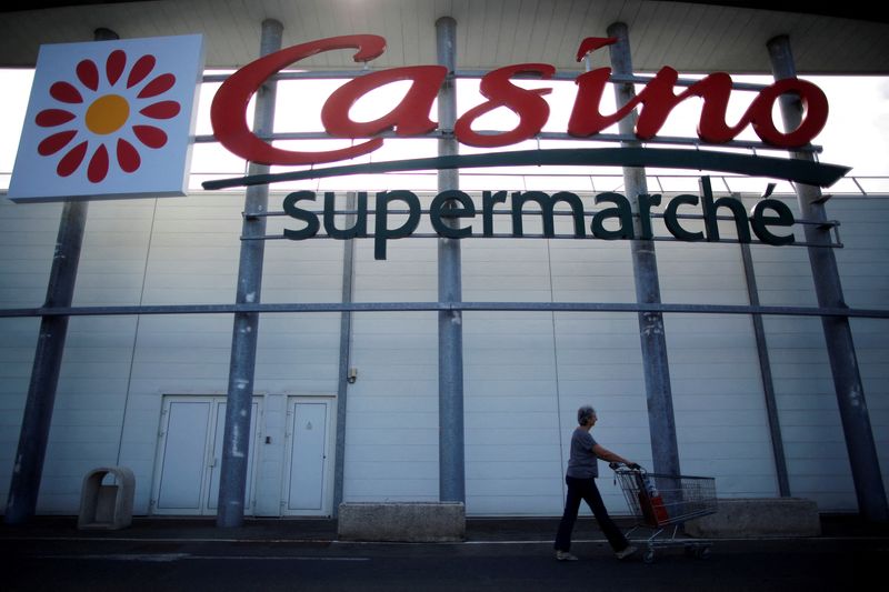 &copy; Reuters. Photo du logo du détaillant français Casino à l'extérieur d'un supermarché à Nantes, en France. /Photo d'archives/REUTERS/Stéphane Mahe