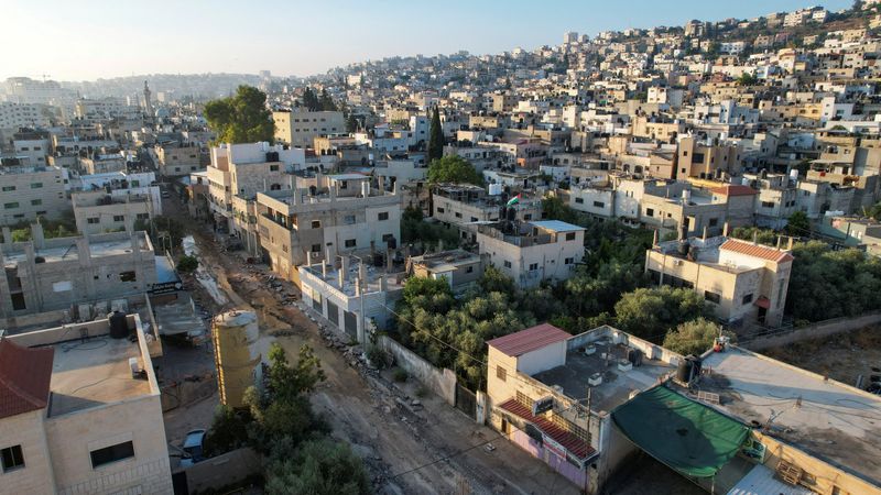 &copy; Reuters. منظر عام لشوارع مدمرة بعد انسحاب الجيش الإسرائيلي من مخيم جنين بالضفة الغربية يوم الخامس من يوليو تموز 2023. تصوير: يسري الجمل - رويترز.