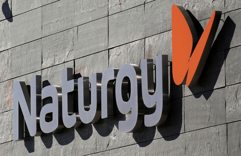 &copy; Reuters. FILE PHOTO: The logo of Spanish energy company Naturgy at its headquarters in Madrid, Spain, October 9, 2018. REUTERS/Sergio Perez/File Photo