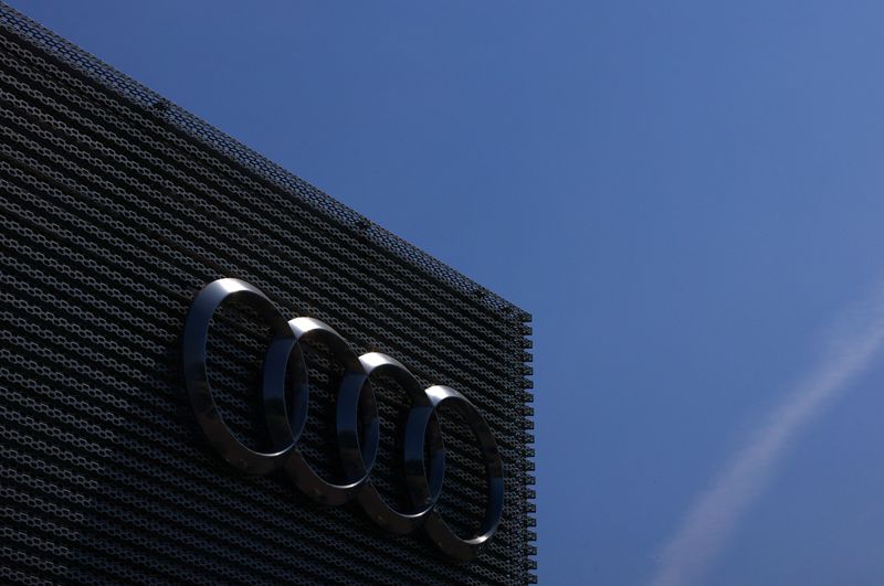 &copy; Reuters. FILE PHOTO: The logo of Audi is seen outside an Audi car dealer in Brussels, Belgium June 1, 2023. REUTERS/Yves Herman