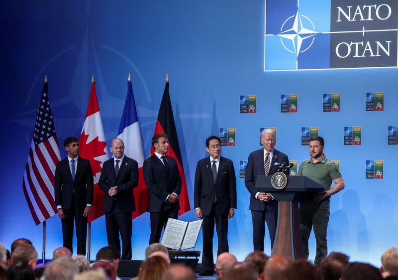 © Reuters. Ukraine's President Volodymyr Zelenskiy speaks during an event with G7 leaders to announce a Joint Declaration of Support to Ukraine, as the NATO summit is held in Vilnius, Lithuania July 12, 2023. REUTERS/Kacper Pempel