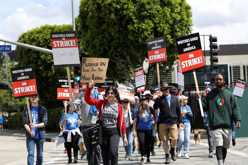 &copy; Reuters. Protesto contra estúdios na Califórnia
 3/5/2023   REUTERS/Mario Anzuoni