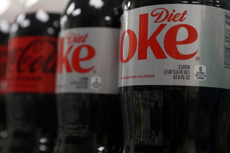 © Reuters. FILE PHOTO: Diet Coke is seen on display at a store in New York City, U.S., June 28, 2023.  REUTERS/Shannon Stapleton/File Photo