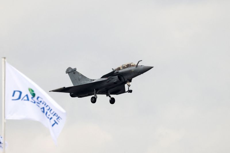 &copy; Reuters. Photo d'un avion de combat Rafale. /Photo prise le 19 juin 2023 à Paris, France/REUTERS/Ludovic Marin