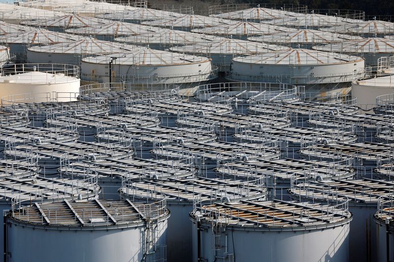 &copy; Reuters. Tanques com água da usina nuclear de Fukushima, no Japão
08/03/2023 REUTERS/Kim Kyung-Hoon