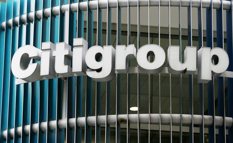 &copy; Reuters. L'insegna di Citigroup all'esterno del Citigroup Center di New York. REUTERS/Shannon Stapleton (UNITED STATES)