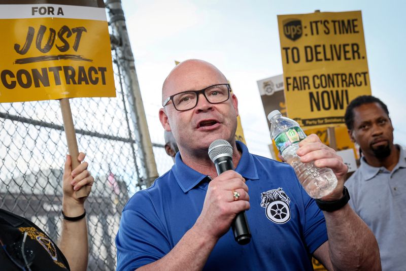 &copy; Reuters. Sean O'Brien, President of the International Brotherhood of Teamsters, speaks to UPS Teamsters during a picket ahead of an upcoming possible strike, outside of a UPS Distribution Center in Brooklyn, New York, U.S., July 14, 2023. REUTERS/Brendan McDermid