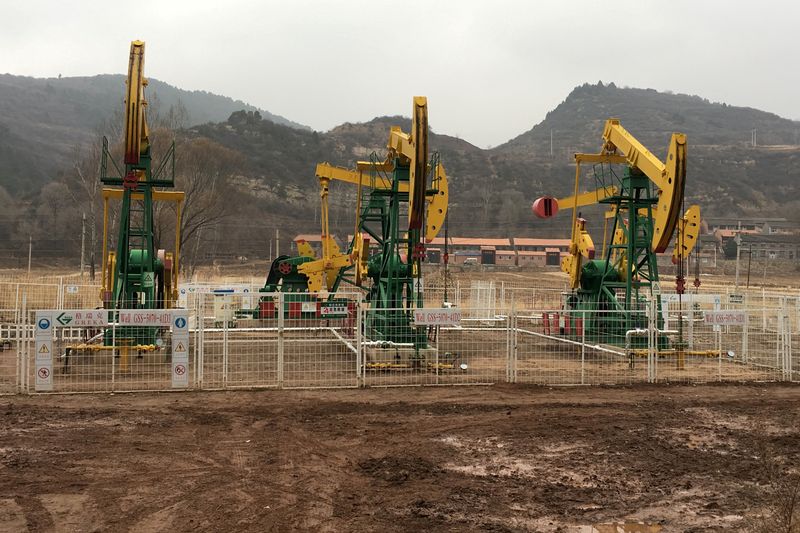 © Reuters. FILE PHOTO: Gas is extracted from a coalbed methane well in Jincheng, Shanxi province, China November 14, 2018.  REUTERS/David Stanway/File Photo