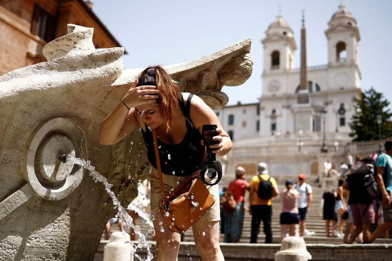 El sofocante verano europeo podría llevar a los turistas a climas más frescos