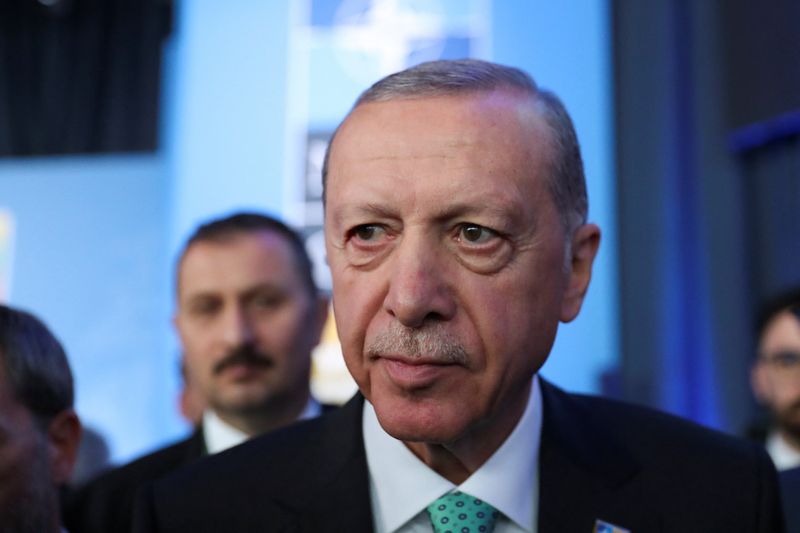 &copy; Reuters. الرئيس التركي رجب طيب أردوغان عقب مؤتمر صحفي خلال قمة حلف شمال الأطلسي في فيلنيوس بليتوانيا يوم 12 يوليو تموز 2023. تصوير: كاتسبر بيمبل - رويترز.