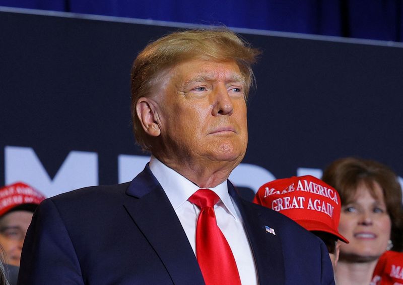 &copy; Reuters. FILE PHOTO: Former U.S. President and Republican presidential candidate Donald Trump attends a campaign event in Manchester, New Hampshire, U.S., April 27, 2023. REUTERS/Brian Snyder