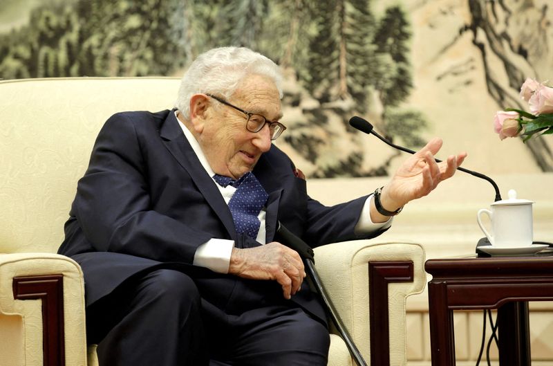 &copy; Reuters. Kissinger em reunião com Wang Yi em Pequim
22/11/2019
REUTERS/Jason Lee