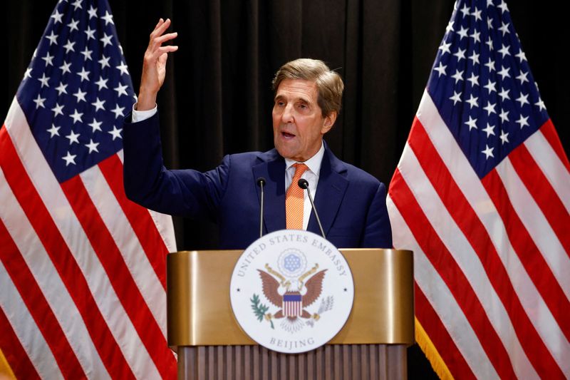 &copy; Reuters. John Kerry, the U.S. special envoy on climate issues, gestures as he attends a press conference in Beijing, China, July 19, 2023. REUTERS/Thomas Peter