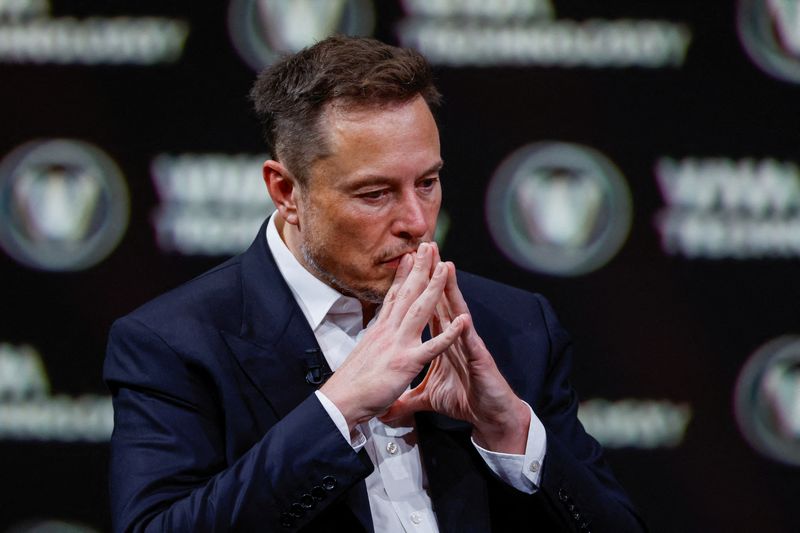 &copy; Reuters. FILE PHOTO: Elon Musk, Chief Executive Officer of SpaceX and Tesla and owner of Twitter, gestures as he attends the Viva Technology conference dedicated to innovation and startups at the Porte de Versailles exhibition centre in Paris, France, June 16, 202