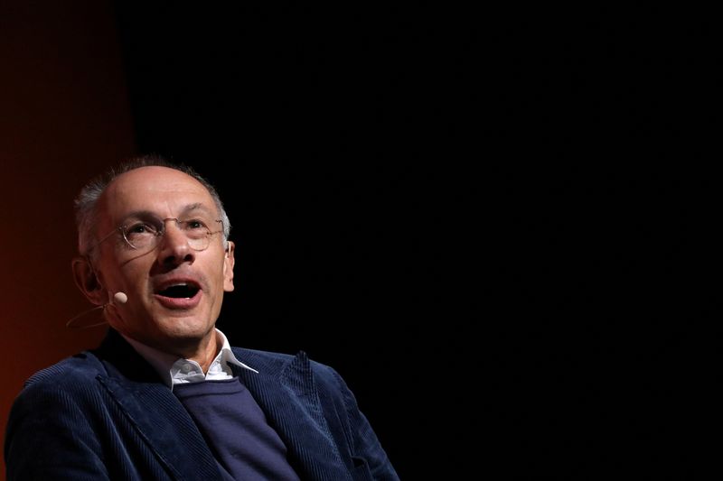 &copy; Reuters. FILE PHOTO: Sir Michael Moritz, Partner with Sequoia Capital speaks during the 2019 Sohn Investment Conference in New York City, U.S., May 6, 2019. REUTERS/Brendan McDermid/File Photo