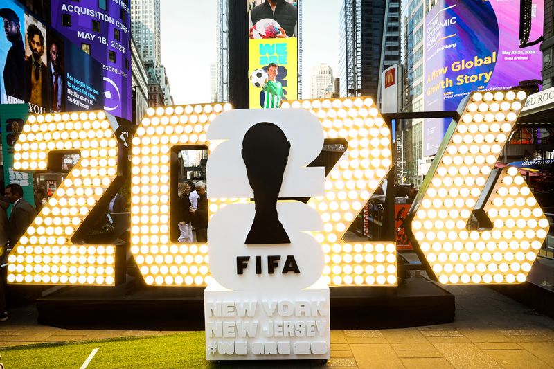 &copy; Reuters. Logo da Copa do Mundo de 2016 na Times Square, em Nova York
18/05/2023
REUTERS/Brendan McDermid