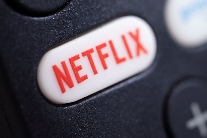 &copy; Reuters. Illustration du logo Netflix sur une télécommande de télé. / illustration diffusée le 20 janvier 2022/REUTERS/Dado Ruvic