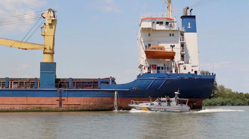 &copy; Reuters. Navios cargueiros seguem do Mar Negro para a região de Odessa, Ucrânia
15/7/2022 Serviço de imprensa do Comando Operacional Sul/Divulgação via REUTERS    