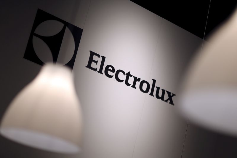 &copy; Reuters. Photo d'archives du logo d'Electrolux. /Photo prise le 4 septembre 2014 à Berlin, Allemagne/REUTERS/Hannibal Hanschke