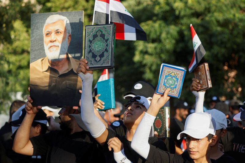 © Reuters. Iraquianos protestam contra a profanação do Alcorão na Suécia, em Bagdá
22/07/2023
REUTERS/Khalid Al-Mousily