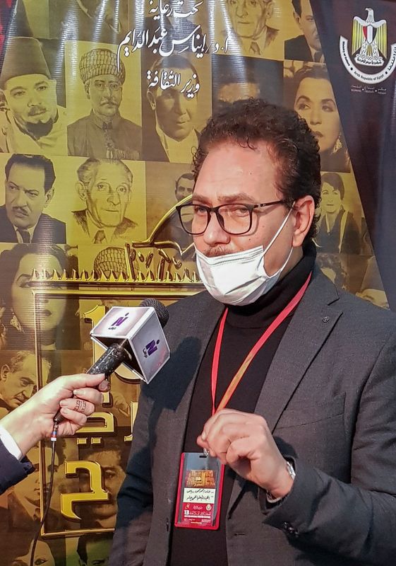 &copy; Reuters. الممثل المصري محمد رياض يتحدث إلى وسائل الإعلام عقب مؤتمر صحفي للمهرجان القومي للمسرح المصري في القاهرة بصورة من أرشيف رويترز.
