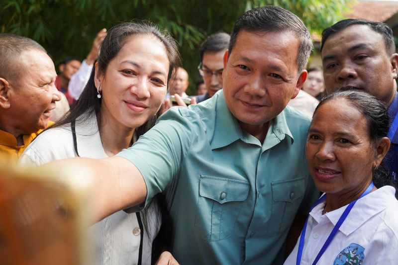 © Reuters. Hun Manet, son of Cambodia's Prime Minister Hun Sen is seen at a polling station on the day of Cambodia's general election, in Phnom Penh, Cambodia, July 23, 2023. REUTERS/Cindy Liu    