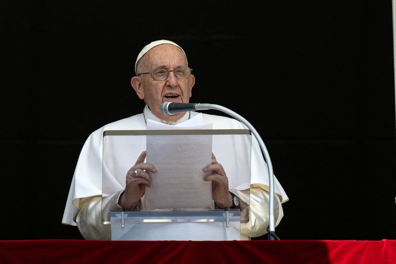 &copy; Reuters. Papa Francisco conduz a oração do Angelus no Vaticano
09/07/2023
Vatican Media/­Divulgação via REUTERS